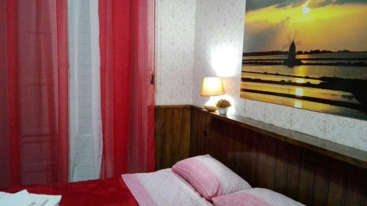 トラーパニPorto Del Soleアパートメント エクステリア 写真